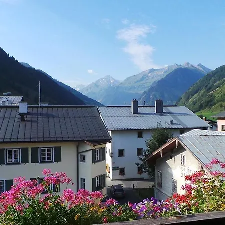 Haus Groder 2 Comfortable Holiday home Rauris